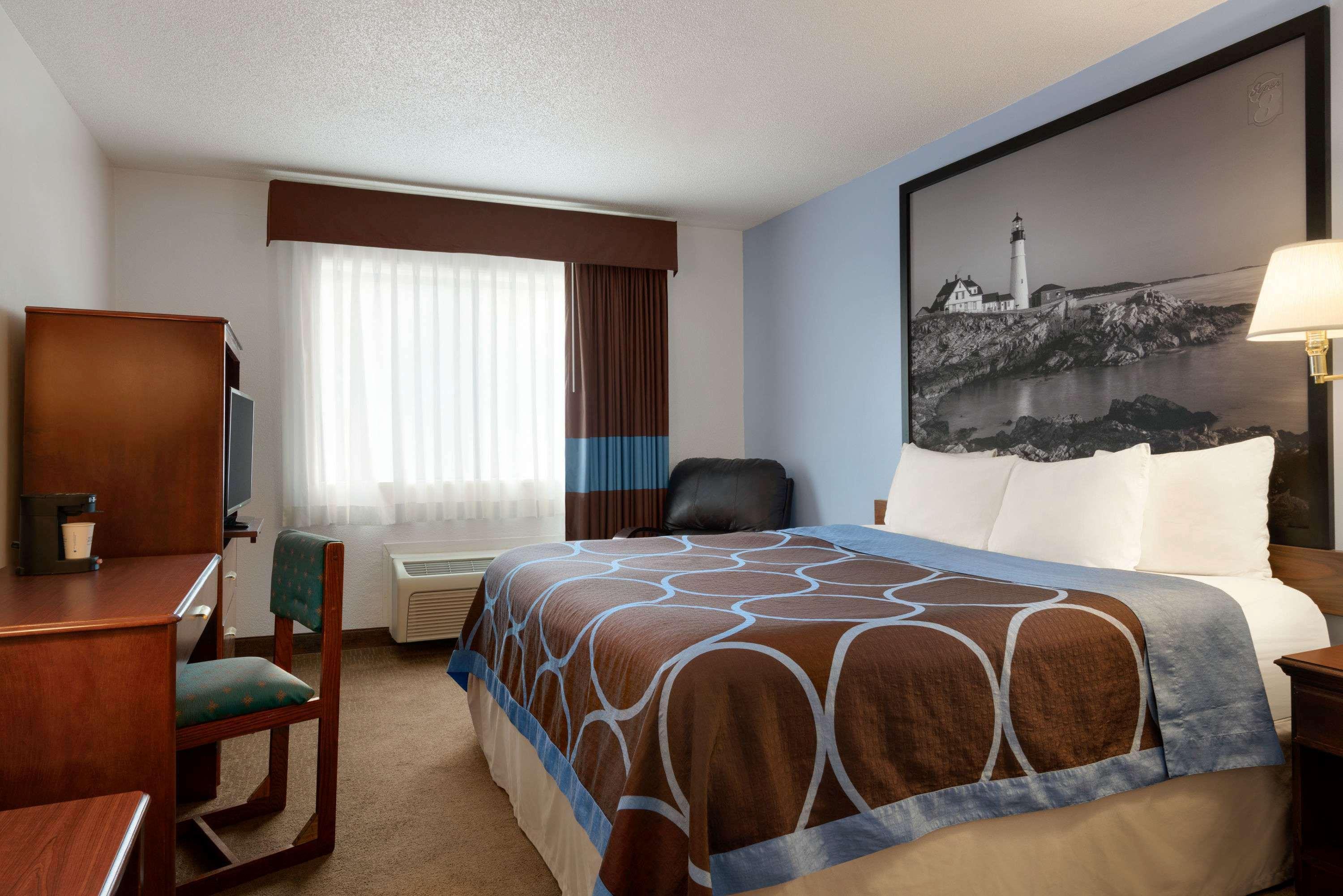 Super 8 By Wyndham Portland/Westbrook Area Hotel Exterior photo