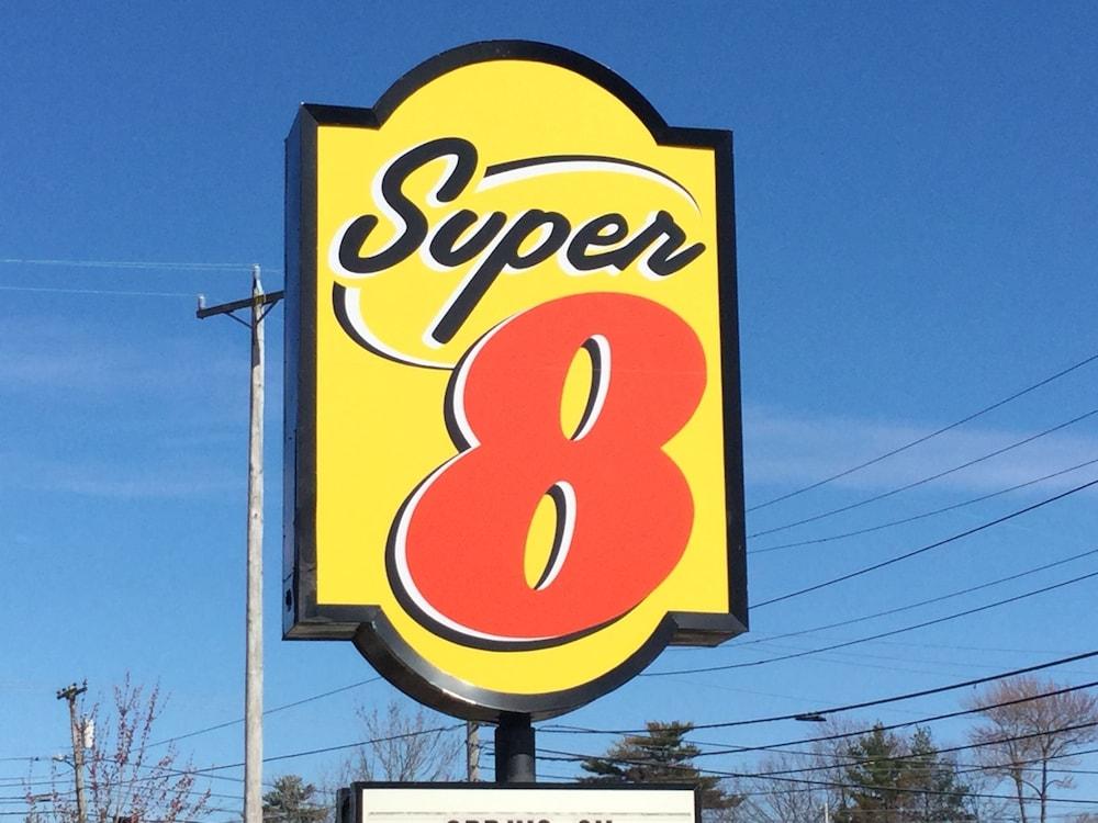 Super 8 By Wyndham Portland/Westbrook Area Hotel Exterior photo